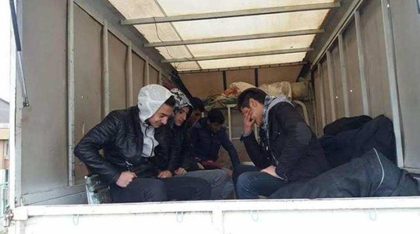 Bağ&ccedil;eşmespor başkanı, futbolcuları ma&ccedil;lara kamyonetle taşıyor!