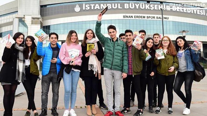 Anadolu Efes'in 'Bir Kitap da Sen Getir' kampanyasına b&uuml;y&uuml;k ilgi