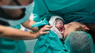 Ebe panikledi, baba doğurttu! Oxford’da inanılmaz anlar