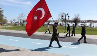 Şehitler i&ccedil;in İstanbul'dan &Ccedil;anakkale'ye y&uuml;r&uuml;yen gazi torunu Tekirdağ'a ulaştı