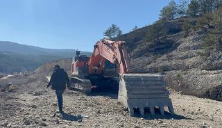 Kastamonu'da iş makinesinin 700 litre yakıtı ve elektronik par&ccedil;alarını &ccedil;aldılar