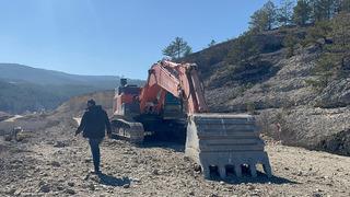 Kastamonu'da iş makinesinin 700 litre yakıtı ve elektronik parçalarını çaldılar