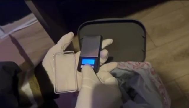 Konum atarak uyuşturucu satanlara polisten su&ccedil;&uuml;st&uuml;: 2 tutuklama 3