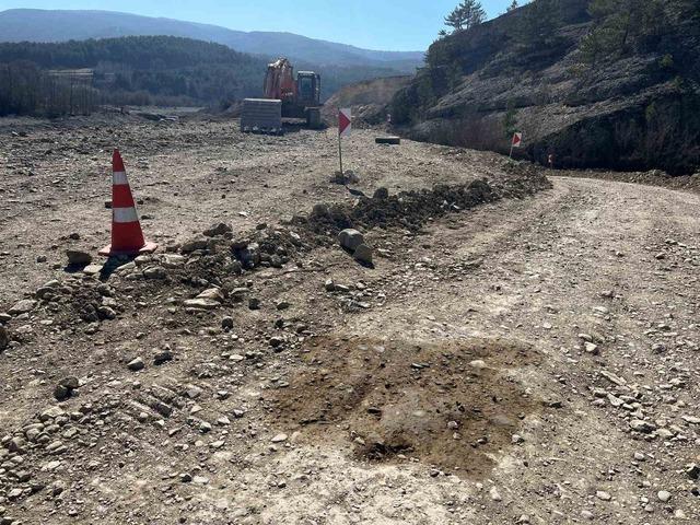 Kastamonu&rsquo;da iş makinesinin 700 litre yakıtı ve elektronik par&ccedil;alarını &ccedil;aldılar 1