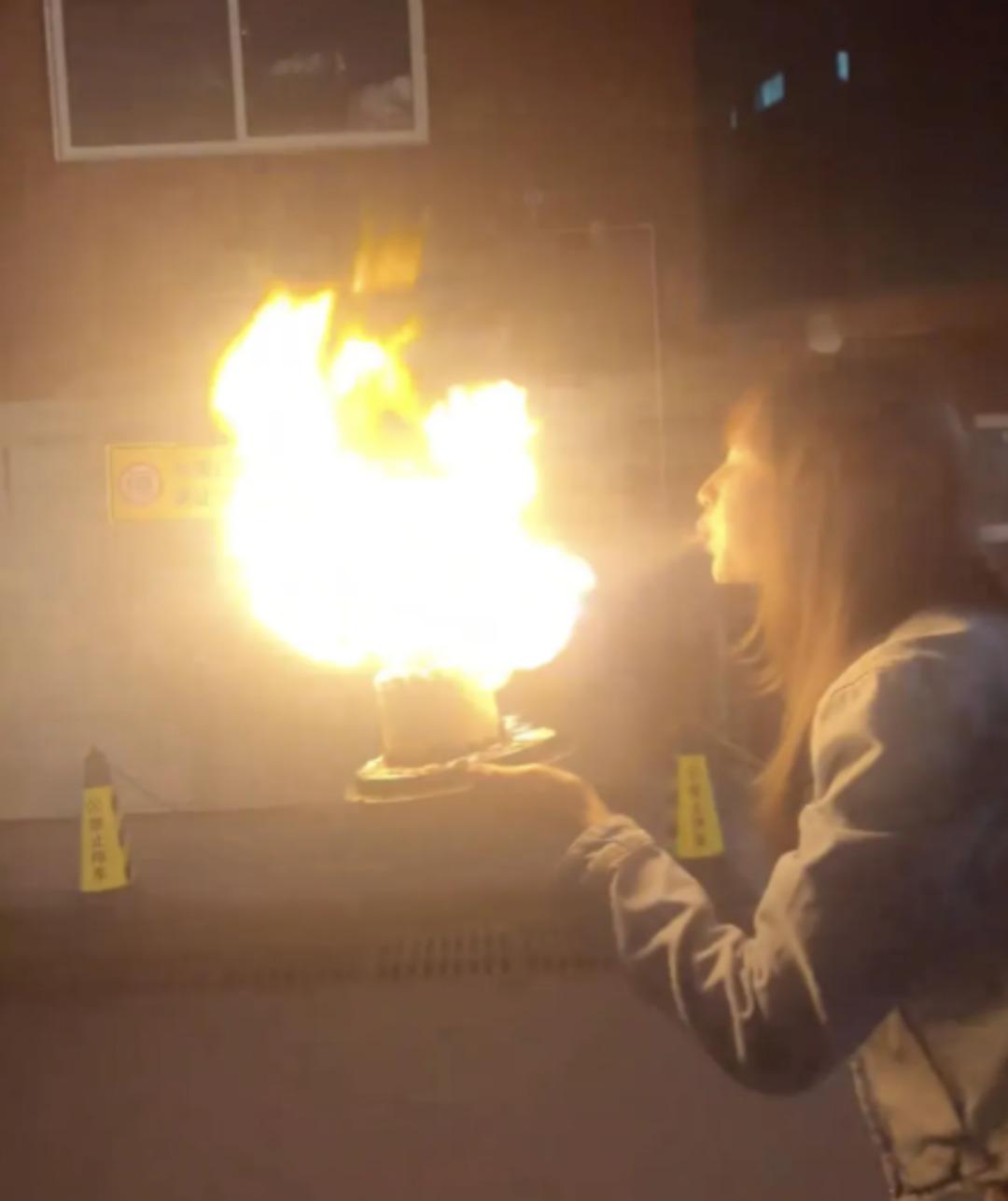 Viral pasta trendi doğum g&uuml;n&uuml;n&uuml; kabusa &ccedil;evirdi! 1500 derecede yandı 1