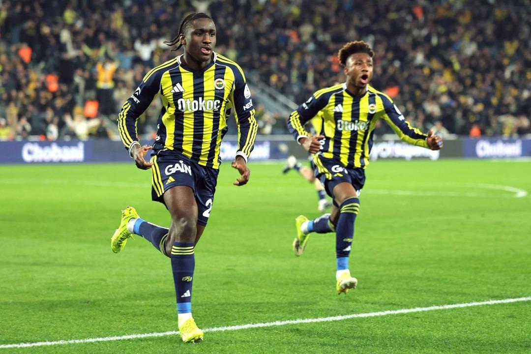 Fransa&rsquo;dan Fenerbah&ccedil;eli Sidiki Cherif e b&uuml;y&uuml;k onur! Avrupa&rsquo;da manşet oldu 3