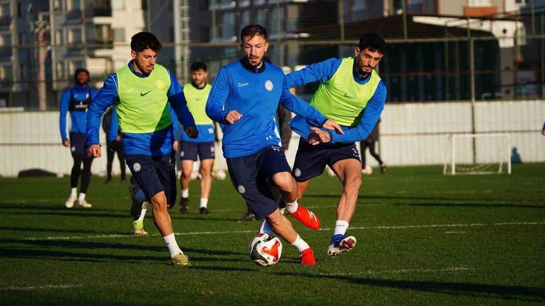 Karadeniz derbisinde saat değişti! İki kul&uuml;pte anlaştı... 3