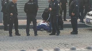 Adliye önünde cinayet! Kendisine istismarda bulunduğunu iddia ettiği şahsı kalbinden bıçakladı