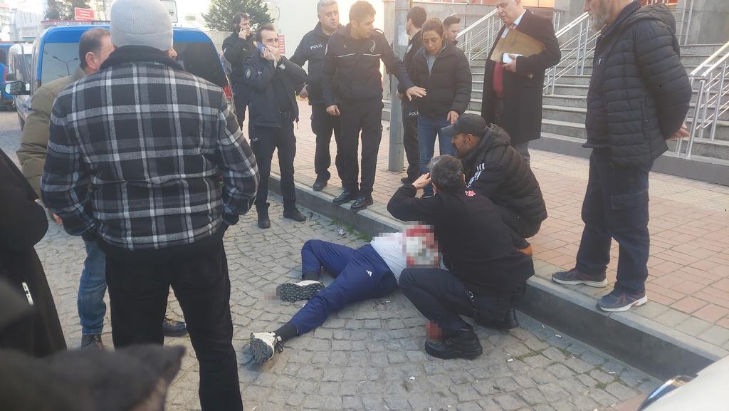 Adliye önünde cinayet! Kendisine istismarda bulunduğunu iddia ettiği şahsı kalbinden bıçakladı 2