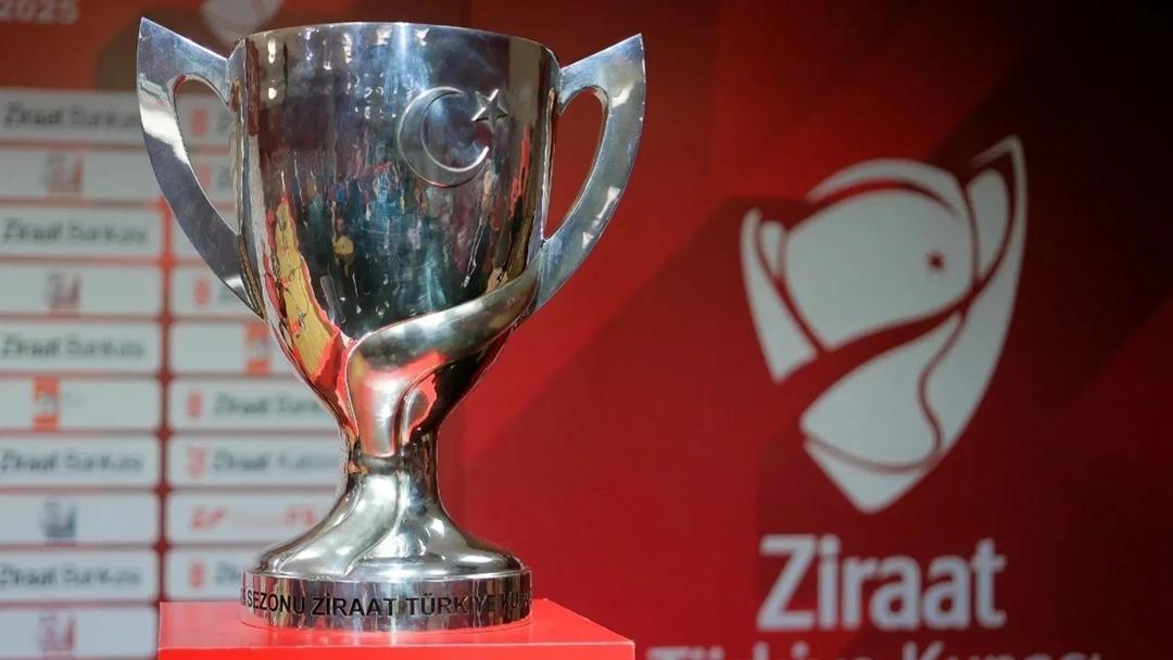 VAR odası kapıları kul&uuml;plere a&ccedil;ılıyor! Mecnun Otyakmaz dan T&uuml;rk futbolunu sarsacak s&ouml;zler 6