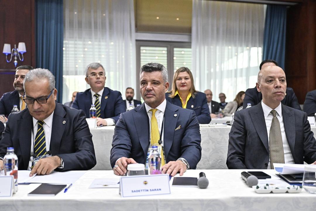 Sadettin Saran canlı yayında Galatasaraylı yıldızı topa tuttu! "Bunlardan &ccedil;ok rahatsızız..." 3