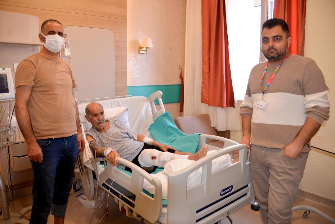 Tıkalı lavaboyu a&ccedil;maya &ccedil;alıştı, kimyasal bacağını yaktı! 5