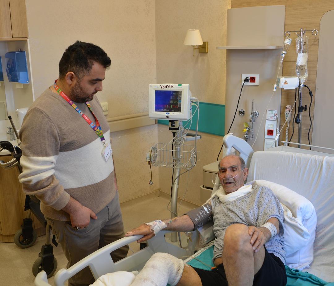 Tıkalı lavaboyu a&ccedil;maya &ccedil;alıştı, kimyasal bacağını yaktı! 3