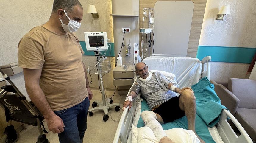 Ustalığına g&uuml;vendi, tıkalı gidere d&ouml;kt&uuml;ğ&uuml; lavabo a&ccedil;ıcı hastanelik etti