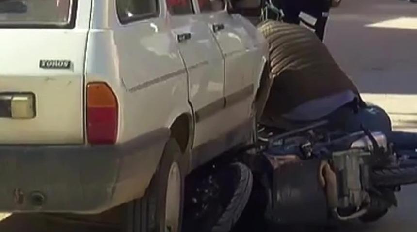 Otomobil ile motosiklet &ccedil;arpıştı: 1 yaralı