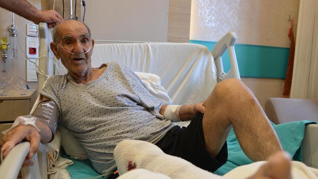 Tıkalı lavaboyu a&ccedil;maya &ccedil;alıştı, kimyasal bacağını yaktı!