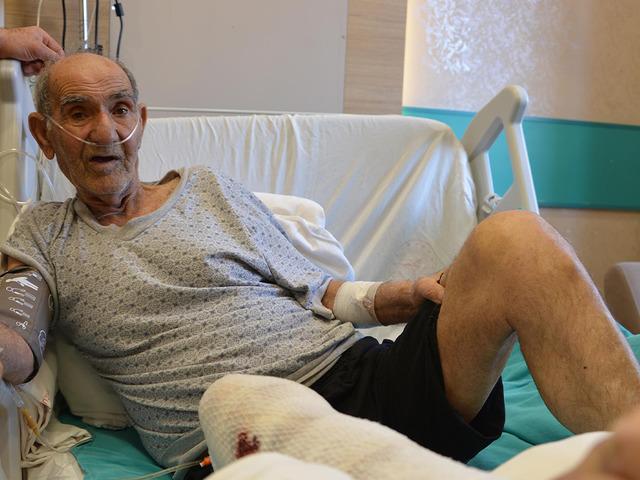 Tıkalı lavaboyu a&ccedil;maya &ccedil;alıştı, kimyasal bacağını yaktı!