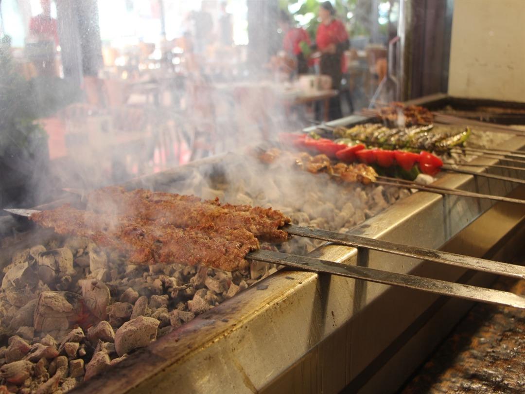 Sabah ciğer, &ouml;ğlen kebap, gece şırdan yiyenler dikkat! Uzman isim riskleri a&ccedil;ıkladı 3