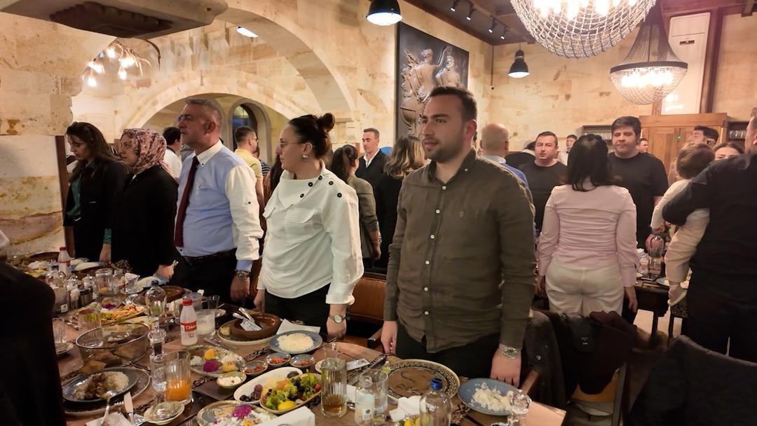 D&uuml;zce Belediyesi nden anlamlı  12 Mart İstiklal Marşı nın Kabul&uuml;  deneyi! Minik piyanist b&uuml;y&uuml;k takdir topladı 8