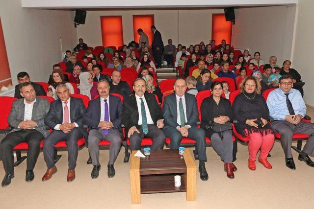 Bafra Belediyesi &Ccedil;ocuk Tiyatrosu ilk oyununu sergiledi 1