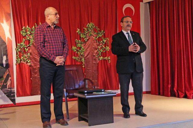 Bafra Belediyesi &Ccedil;ocuk Tiyatrosu ilk oyununu sergiledi 2