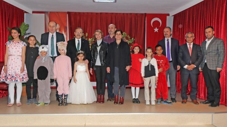 Bafra Belediyesi &Ccedil;ocuk Tiyatrosu ilk oyununu sergiledi