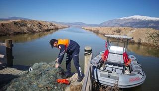 Işıklı Barajında ka&ccedil;ak avcılığa ge&ccedil;it yok 5 bin metre ağ ele ge&ccedil;irildi