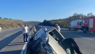 Sakarya&rsquo;da kontrolden &ccedil;ıkan otomobildeki 2 kişi yaralandı