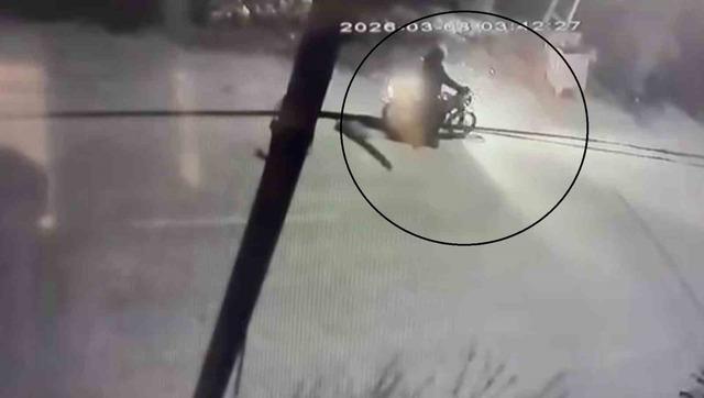 Motosikletle gelip, bor&ccedil;lusunun evine kurşun yağdırdı 1