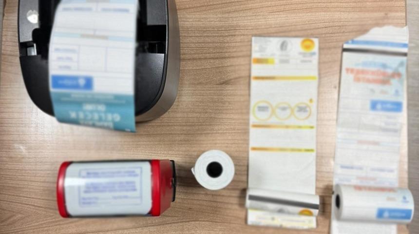 İstanbul&rsquo;da yabancılara sahte belge d&uuml;zenleyen şebeke &ccedil;&ouml;kertildi: 13 g&ouml;zaltı