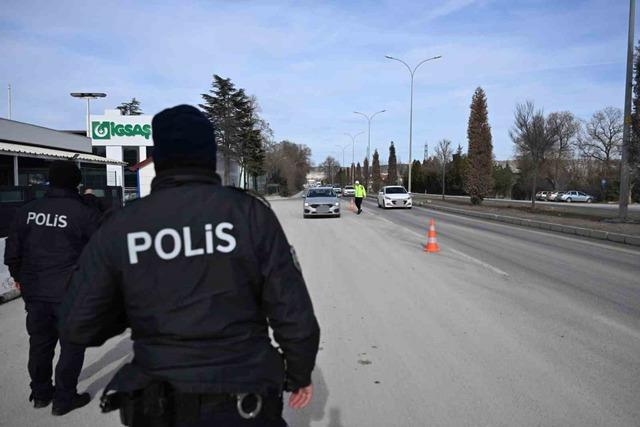 K&uuml;tahya&rsquo;da son iki haftada 26 bin 792 kişi sorgulandı 1