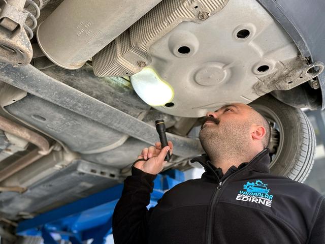 Satış sonrası ekspertize g&ouml;t&uuml;rd&uuml;! Aracın alt kısmından &ccedil;ıkan şoke etti