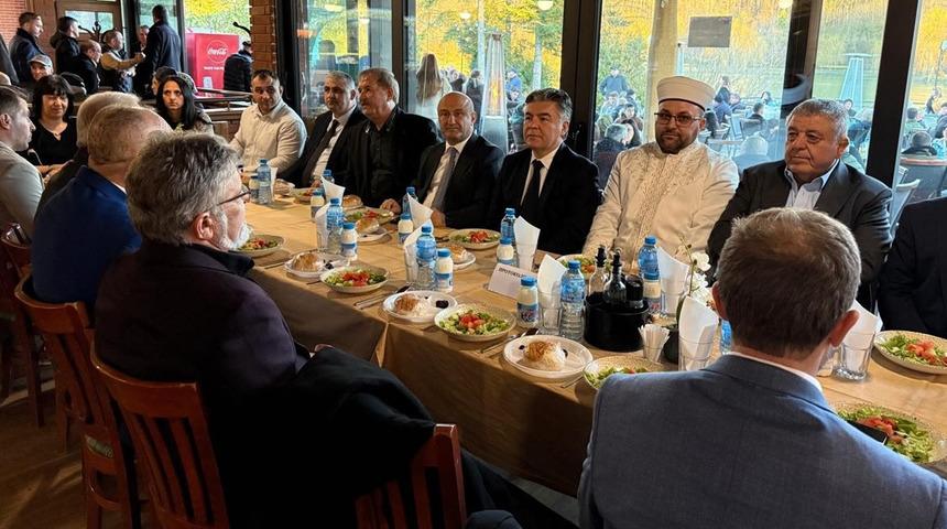 G&ouml;n&uuml;l sofralarının onuncusu Eski Cuma şehrinde