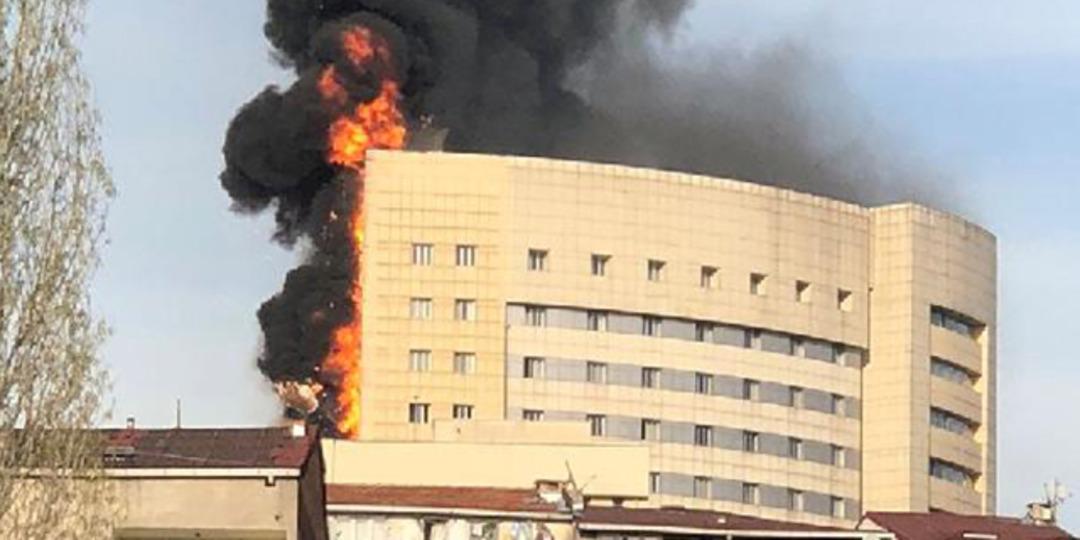 Taksim İlkyardım Hastanesi'nde b&uuml;y&uuml;k yangın!