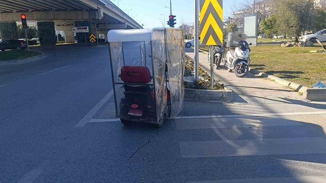 Elektrikli bisiklet ile motosiklet &ccedil;arpıştı: 1 yaralı 3