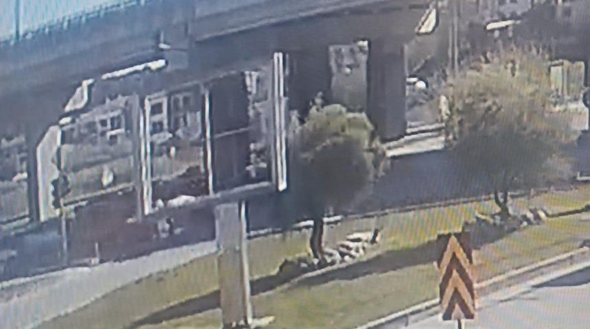 Elektrikli bisiklet ile motosiklet &ccedil;arpıştı: 1 yaralı