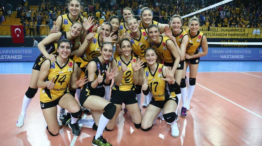 VakıfBank, CEV Şampiyonlar Ligi'nde yarı finale y&uuml;kseldi