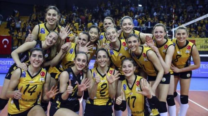 VakıfBank D&ouml;rtl&uuml; finalde!