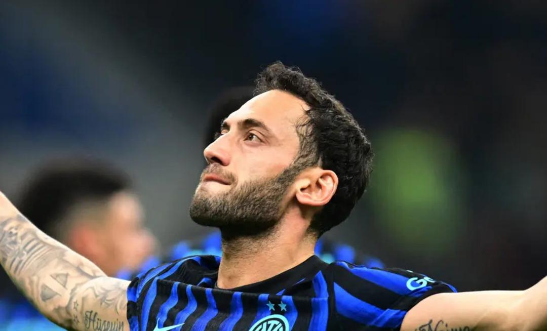 SON DAKİKA | Galatasaray a İtalya dan dev m&uuml;jde! Inter, Hakan &Ccedil;alhanoğlu nun biletini kesti, işte istenen bonservis bedeli... 2