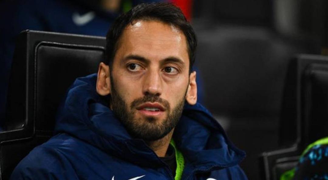 SON DAKİKA | Galatasaray a İtalya dan dev m&uuml;jde! Inter, Hakan &Ccedil;alhanoğlu nun biletini kesti, işte istenen bonservis bedeli... 1