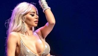 &Uuml;nl&uuml; oryantal zor g&uuml;nler ge&ccedil;iriyor! Dua istedi 