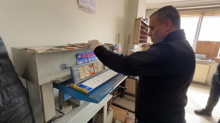 Y&uuml;ksekova&rsquo;da APP plaka mesaisi: İşlemler 10 dakikada tamamlanıyor