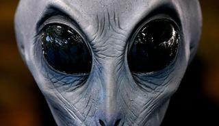 "UFO kazası ger&ccedil;ekti" deyip insan yapımı olmadığını iddia etti!