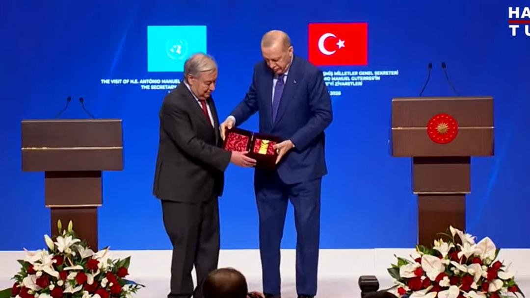 Cumhurbaşkanı Erdoğan: "İran merkezli şiddet sarmalının b&uuml;y&uuml;memesi i&ccedil;in yoğun diplomasi trafiği y&uuml;r&uuml;t&uuml;yoruz" 1