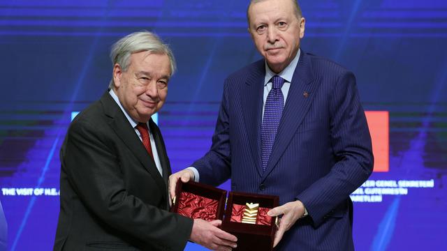 Cumhurbaşkanı Erdoğan: "İran merkezli şiddet sarmalının b&uuml;y&uuml;memesi i&ccedil;in yoğun diplomasi trafiği y&uuml;r&uuml;t&uuml;yoruz"