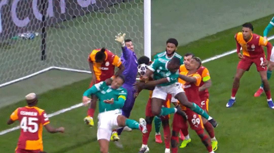 Rapor ortaya &ccedil;ıktı! İşte Galatasaray - Liverpool ma&ccedil;ındaki gol iptalinin gerek&ccedil;esi 1