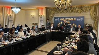 İstanbul’da iletişim fakültesi öğrencileri AK Parti'nin düzenlediği iftarda buluştu