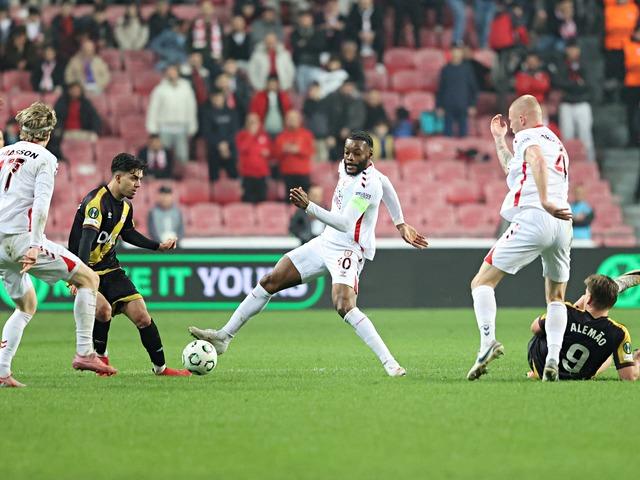 Samsunspor Avrupa'da turu zora soktu!