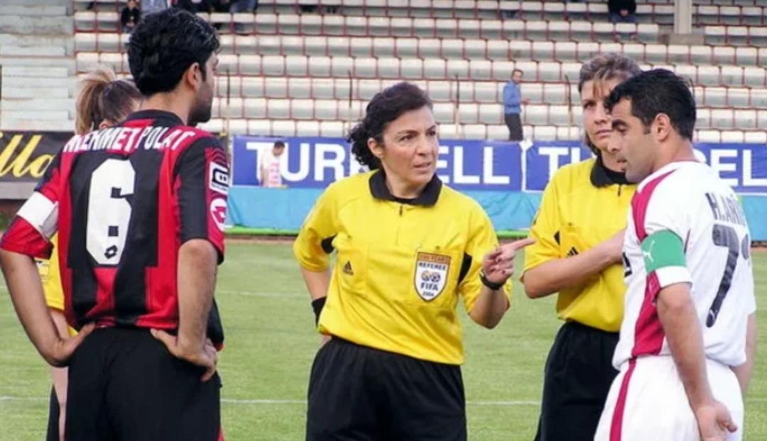 TFF resmen a&ccedil;ıkladı! S&uuml;per Lig de 22 yıl sonra bir ilk: O ma&ccedil;a kadın hakem atandı  1