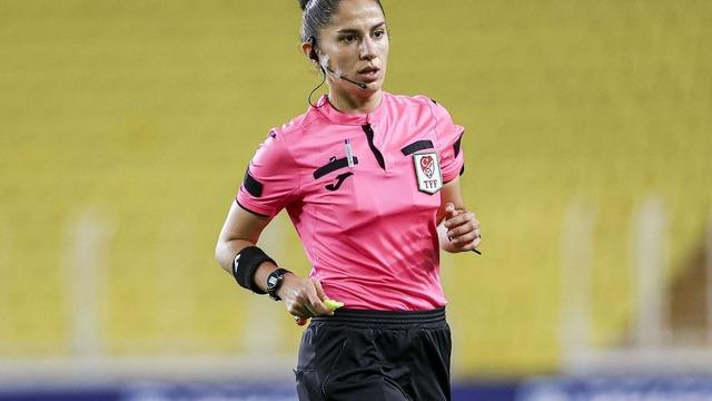 TFF resmen açıkladı! Süper Lig'de 22 yıl sonra bir ilk: O maça kadın hakem atandı 